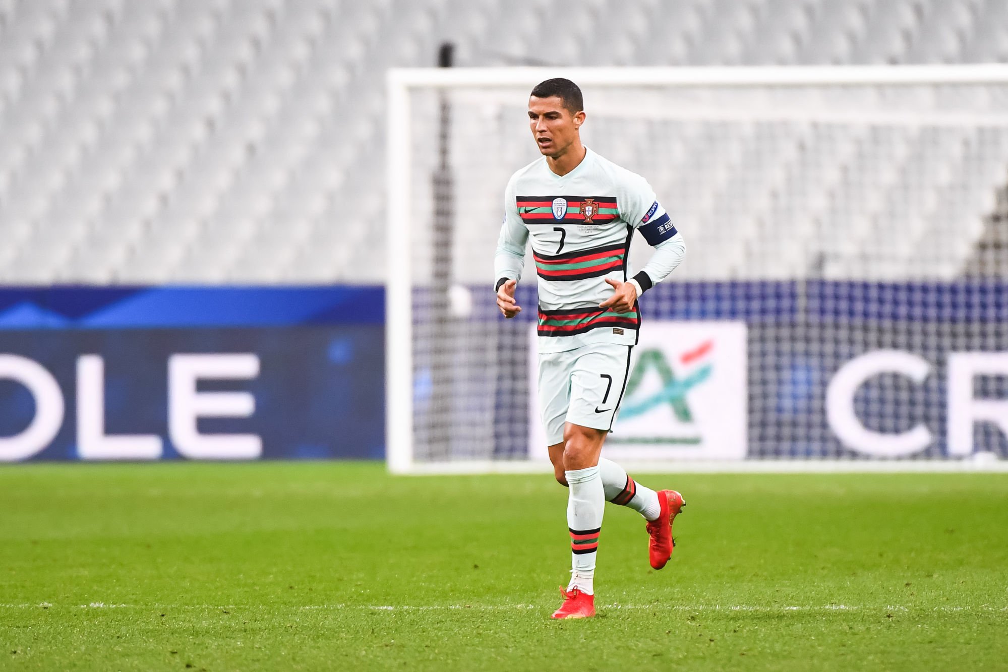 Rude transition pour Cristiano Ronaldo : du jet de luxe ?� l'avion sanitaire ! - Sport.fr