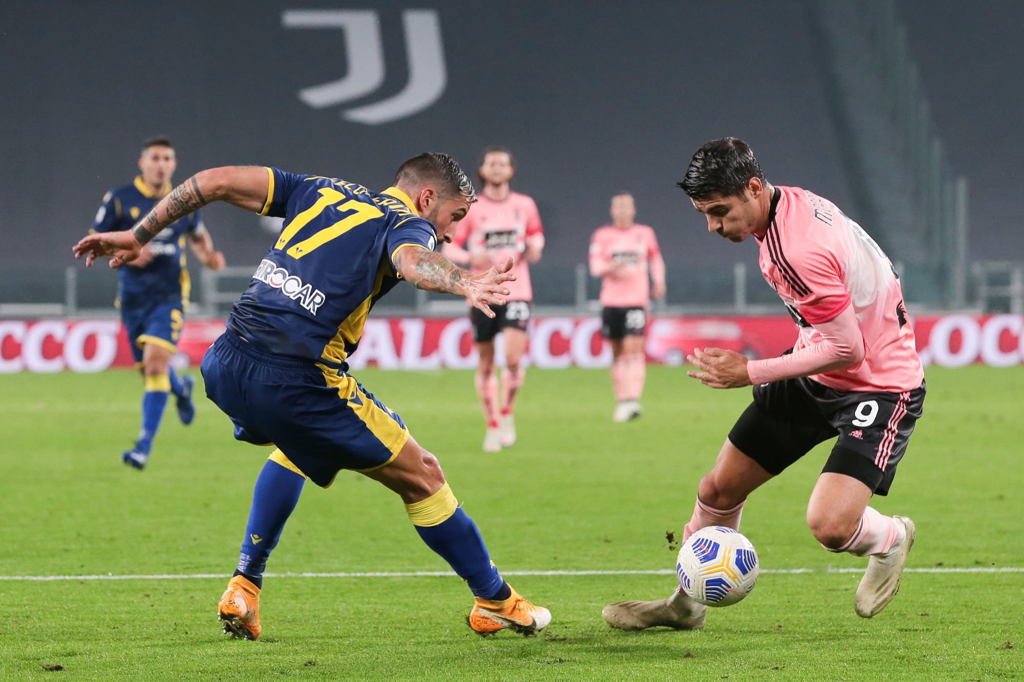 Alvaro Morata of Juventus takes on Federico Ceccherini of Hellas Verona during the Serie A match at Allianz Stadium, Turin. Picture date: 25th October 2020. Picture credit should read: Jonathan Moscrop/Sportimage 
By Icon Sport - Allianz Stadium - Turin (Italie)