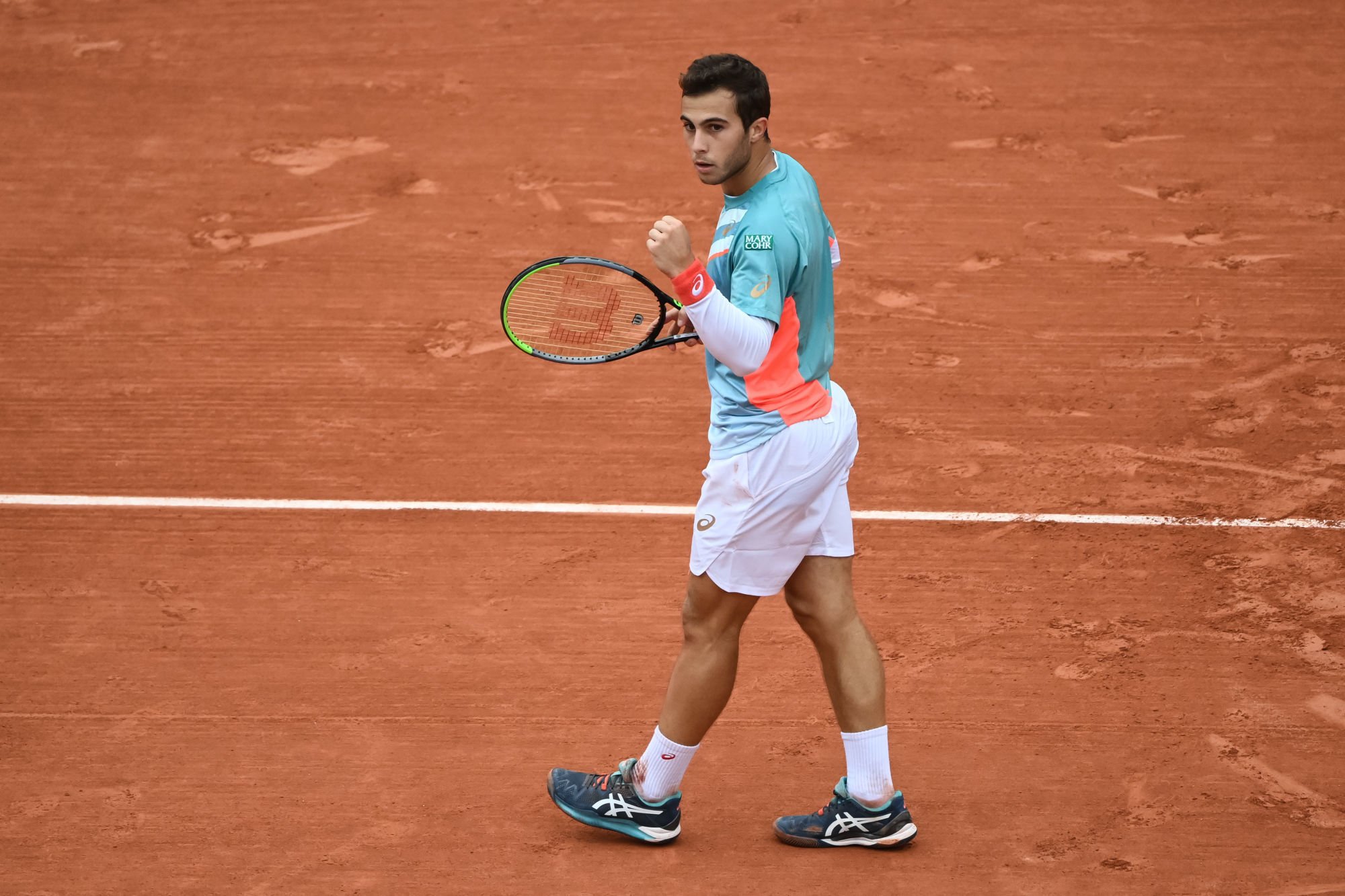 Hugo GASTON of France celebrates during the day six of the Tennis French Open on October 02, 2020 in Paris, France. (Photo by Baptiste Fernandez/Icon Sport) - Roland Garros - Paris (France)