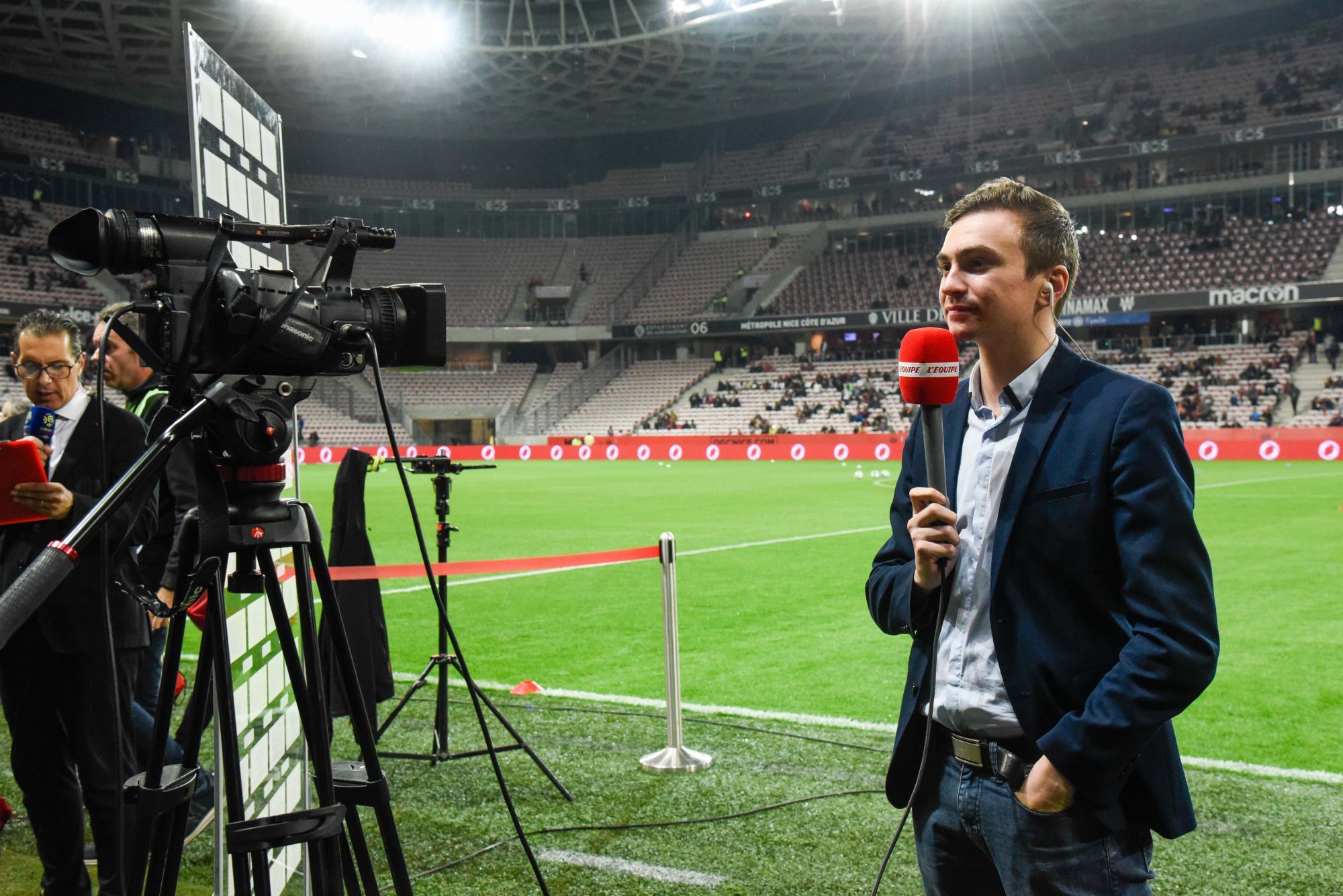 Bertrand LATOUR of L'Equipe TV during the Ligue 1 match between OGC Nice and Paris Saint Germain on October 18, 2019 in Nice, France. (Photo by Pascal Della Zuana/Icon Sport) - Bertrand LATOUR - Allianz Riviera - Nice (France)