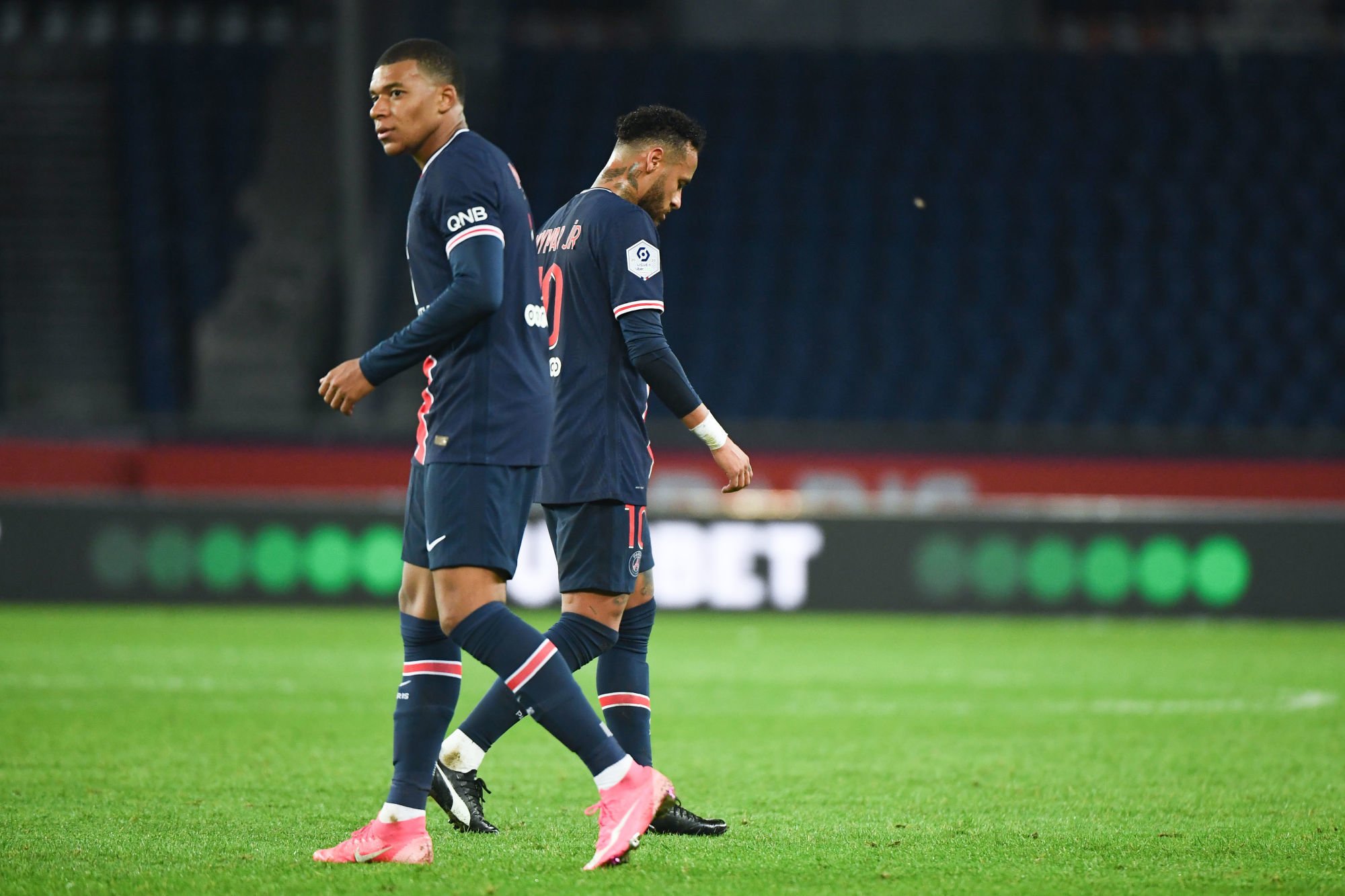 Kylian MBAPPE of PSG and NEYMAR JR of PSG during the Ligue 1 match between Paris Saint-Germain and Angers SCO at Parc des Princes on October 2, 2020 in Paris, France. (Photo by Anthony Dibon/Icon Sport) - NEYMAR JR - Kylian MBAPPE - Parc des Princes - Paris (France)