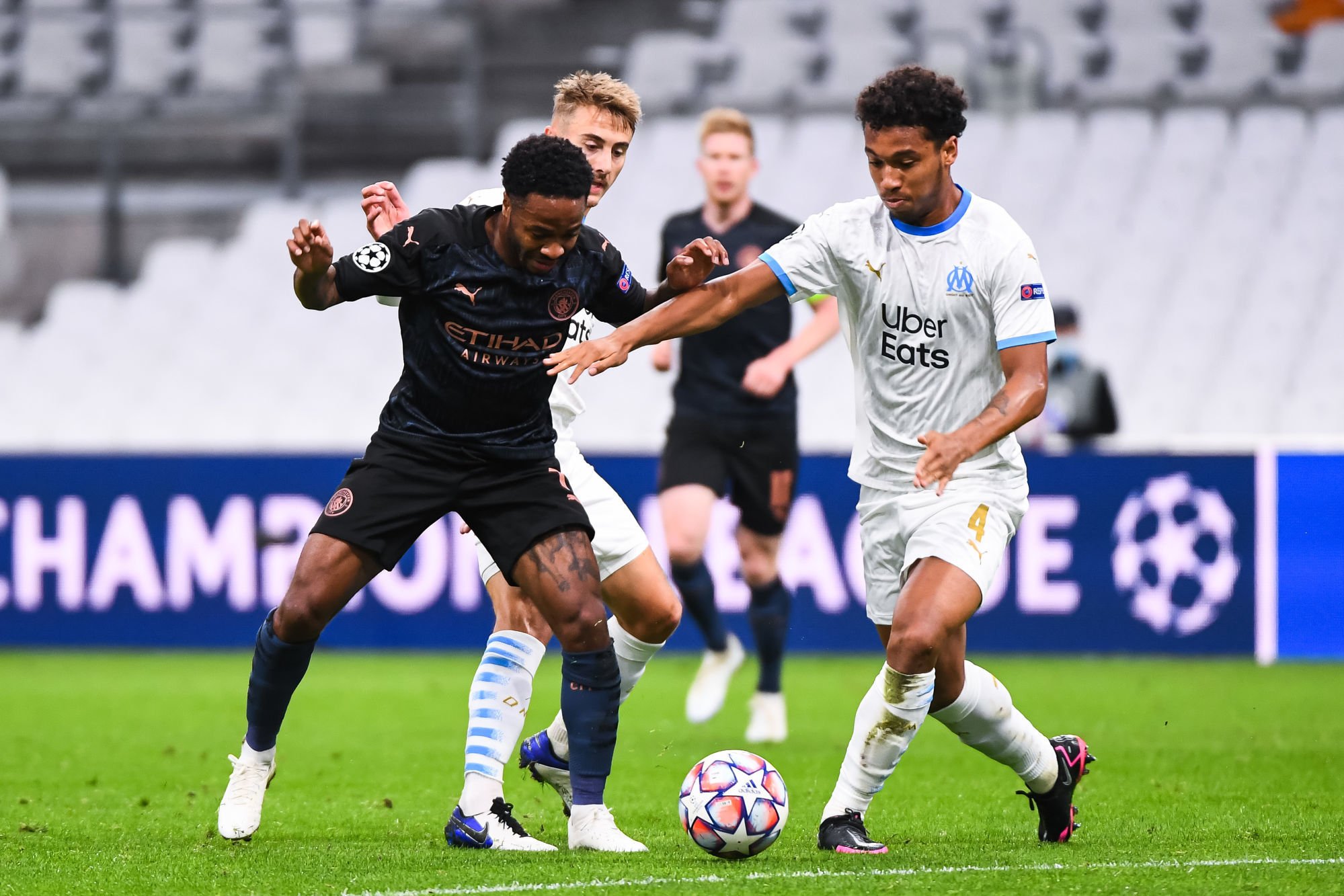 Raheem STERLING of Manchester City and Boubacar KAMARA of Marseille during the UEFA Champions League soccer match between Marseille and Manchester City at Orange Velodrome on October 27, 2020 in Marseille, France. (Photo by Baptiste Fernandez/Icon Sport) - Orange Vélodrome - Marseille (France)