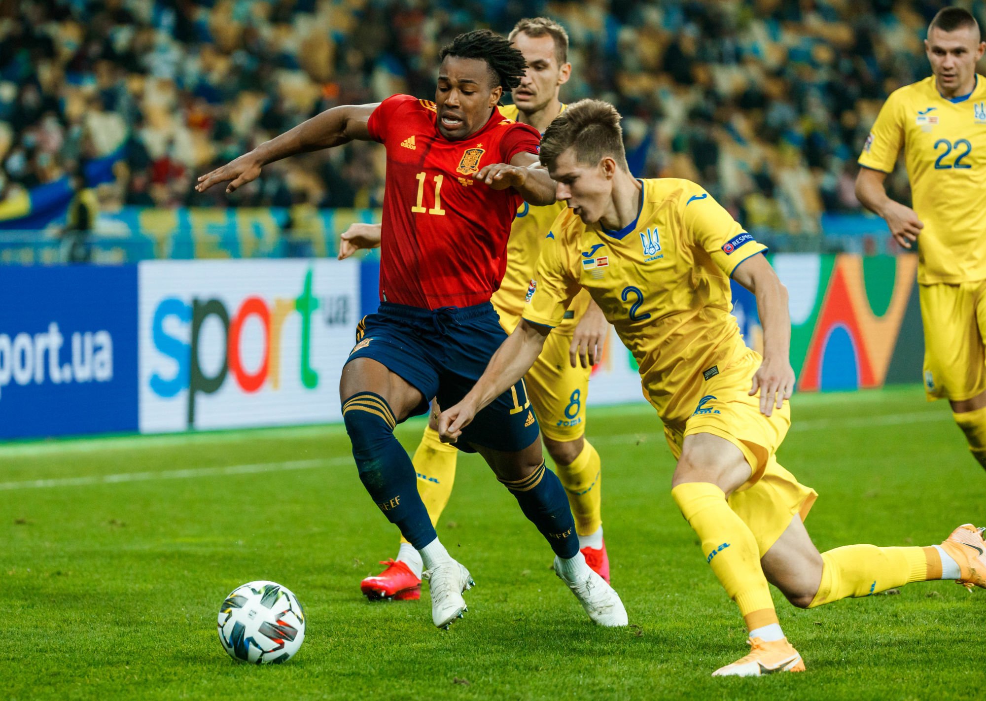 Partido de la UEFA Nations Cup disputado entre Ucrania y España. En la imagen, Adama Traoré y Eduard Sobol.

UEFA Nations Cup match played between Ukraine and Spain. In this picture, Adama Traoré and Eduard Sobol. 
By Icon Sport - NSC Olimpiyskiy Stadium - Kiev (Ukraine)