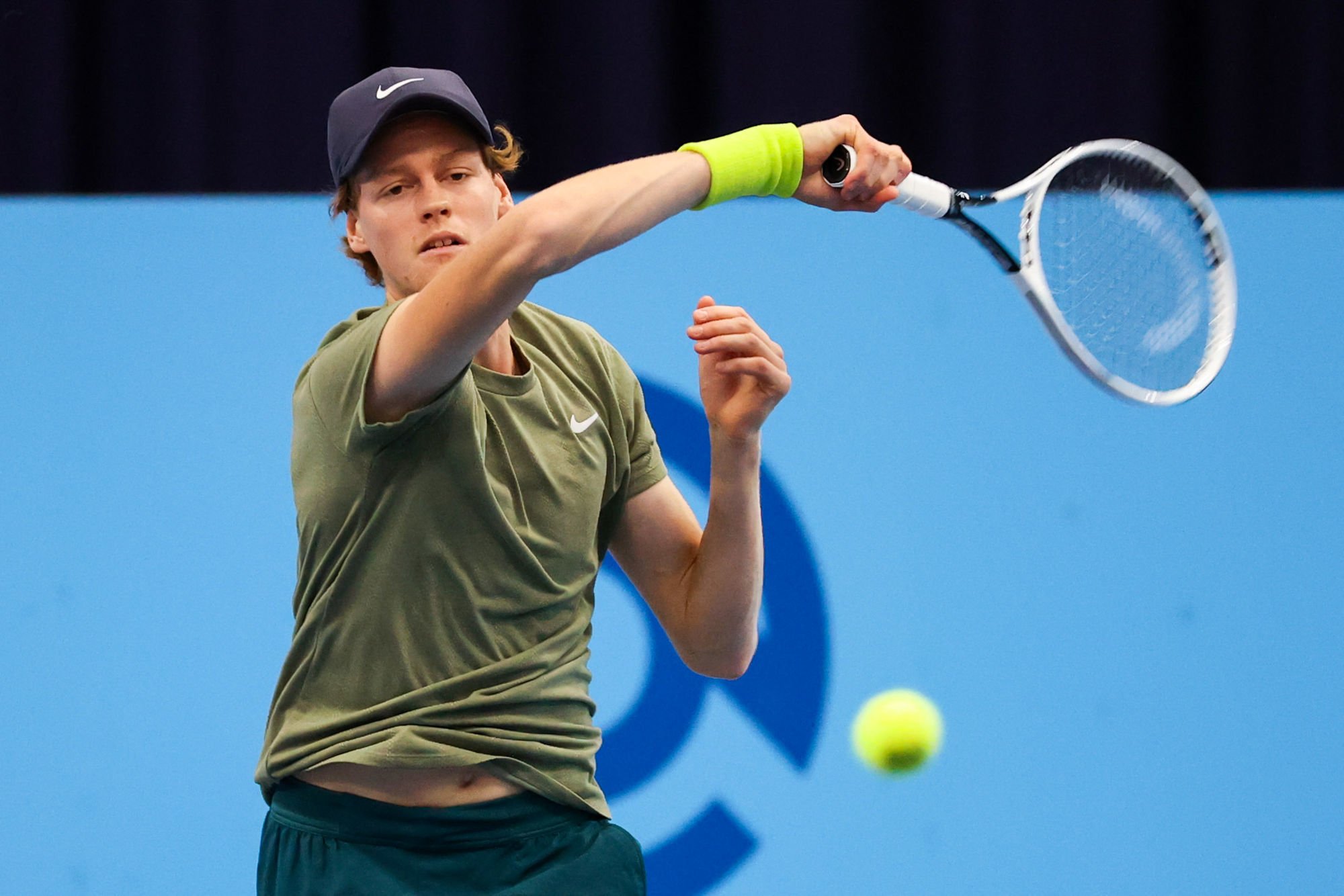 Jannik Sinner décroche à 19 ans son premier titre ATP - Sport.fr