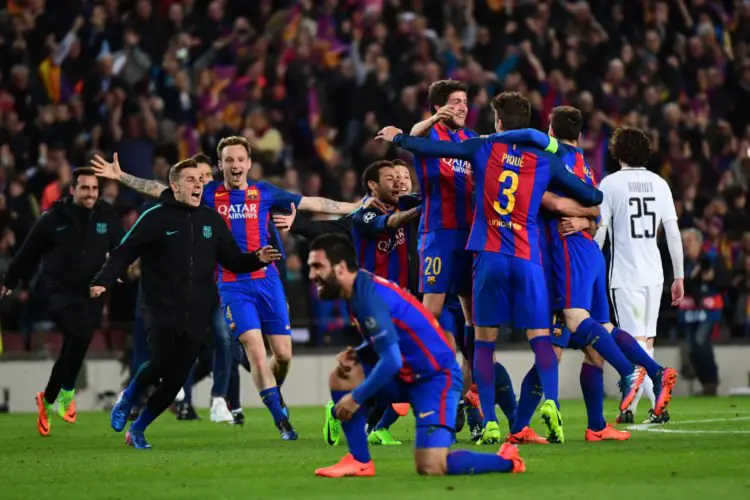 Moment d'euphorie pour les joueurs et les supporters du Barça après la remontada