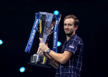 Daniil Medvedev poses with trophy after winning the singles final during day eight of the Nitto ATP Finals at The O2 Arena, London. 
By Icon Sport - Daniil MEDVEDEV - O2 Arena - Londres (Angleterre)