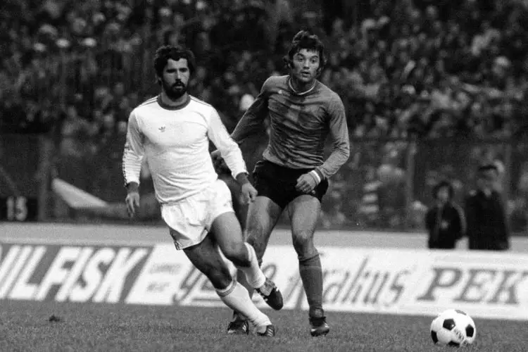 Gerd MUELLER / Jacques SANTINI - 12.05.1976 - Bayern Munich / Saint Etienne - Finale de la Coupe des Clubs Champions
Photo - Hampden Park - Glasgow (Ecosse)