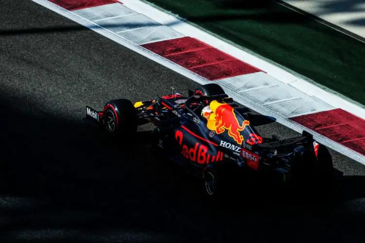 Motorsports: FIA Formula One World Championship 2020, Grand Prix of Abu Dhabi, 
#33 Max Verstappen (NLD, Aston Martin Red Bull Racing),  *** Local Caption *** +++ www.hoch-zwei.net +++ copyright: HOCH ZWEI +++ 


Photo by Icon Sport