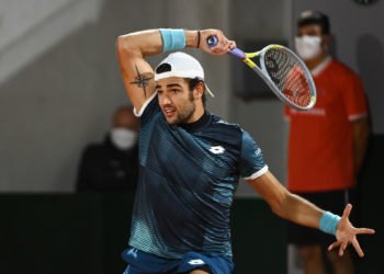 Matteo BERRETTINI of Italy during the day five of the Tennis French Open on October 01, 2020 in Paris, France. (Photo by Baptiste Fernandez/Icon Sport) - Matteo BERRETTINI - Roland Garros - Paris (France)