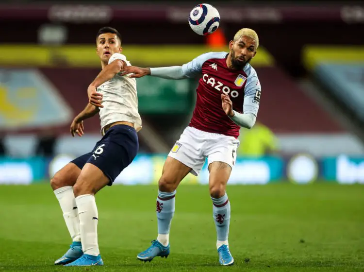 Douglas Luiz (Aston Villa) face à Rodri (Manchester City)