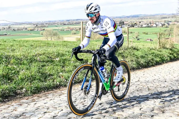 Julian Alaphilippe (Photo by Icon Sport)
