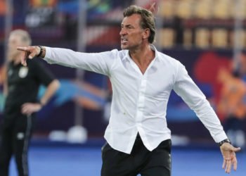 05 July 2019, Egypt, Cairo: Morocco manager Herve Renard gestures on the touchlines during the 2019 Africa Cup of Nations round of 16 soccer match between Morocco and Benin at Al-Salam Stadium. Photo : PictureAlliance / Icon Sport