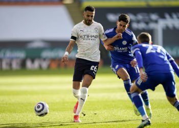 Manchester City's Riyad Mahrez (left) and Leicester City's Ayoze Perez (right) battle for the ball during the Premier League match at The King Power Stadium, Leicester. Issue date: Saturday April 3, 2021. 
By Icon Sport - Riyad MAHREZ - Ayoze PEREZ - King Power Stadium  - Leicester (Angleterre)