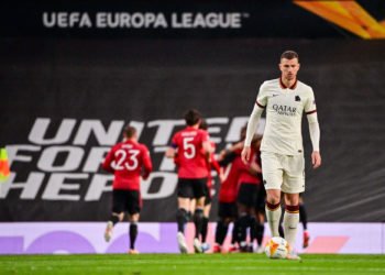 Photo Fabio Rossi/AS Roma/LaPresse
29/04/2021 Manchester (UK)
Sport Soccer
Manchester United-Roma
Round of 4 , 1st leg - Europa League 2020/2021 - Old Trafford
In the pic: Edin Dzeko 
By Icon Sport - Edin DZEKO - Old Trafford - Manchester (Angleterre)