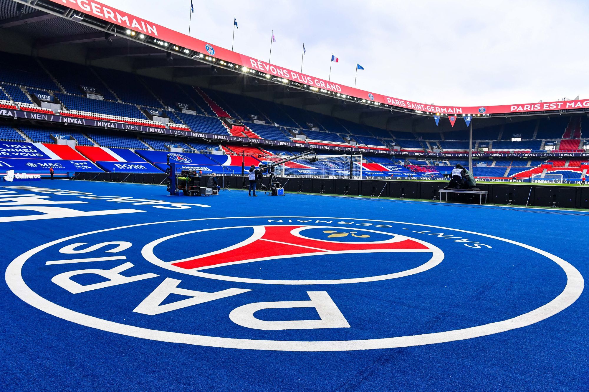 Le PSG champion de France sur tapis vert –