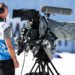 25 February 2021, Bavaria, Oberstdorf: Nordic skiing: World Championships, cross-country, sprint classic, men. A cameraman stands in front of the TV camera in a short-sleeved T-shirt. Photo: Daniel Karmann/dpa 

Photo by Icon Sport - --- - Oberstdorf (Allemagne)