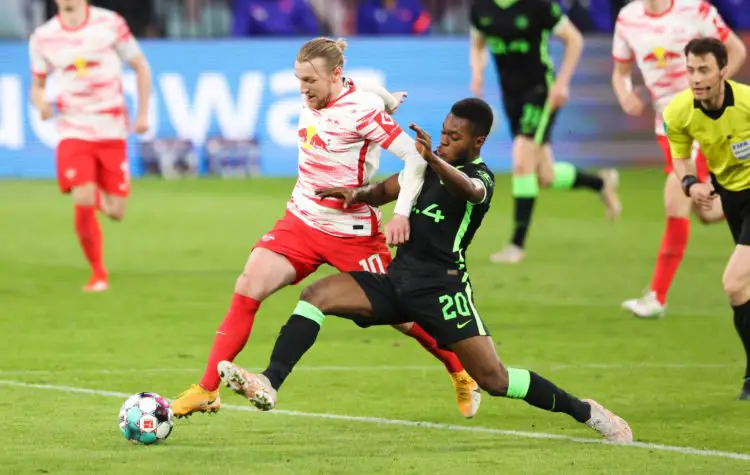 16 May 2021, Saxony, Leipzig: Football: Bundesliga, RB Leipzig - VfL Wolfsburg, Matchday 33 at Red Bull Arena. Leipzig's Emil Forsberg (l) and Wolfsburg's Ridle Baku in action. IMPORTANT NOTE: In accordance with the regulations of the DFL Deutsche Fußball Liga and the DFB Deutscher Fußball-Bund, it is prohibited to use or have used photographs taken in the stadium and/or of the match in the form of sequence pictures and/or video-like photo series. Photo: Jan Woitas/dpa-Pool/dpa 
By Icon Sport - Red Bull Arena - Leipzig (Allemagne)