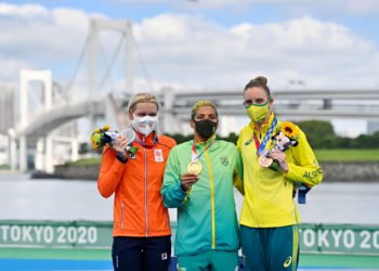 From left: Sharon VAN ROUWENDAAL (NED), Ana Marcela CUNHA (BRA), Angelica ANDRE (AUS) with medals, award ceremony. Women's 10 km marathon swimming, long distance swimming, Odaiba Marine Park on 08/04/2021. Olympic Summer Games 2020, from 23.07. - 08.08.2021 in Tokyo / Japan. 
By Icon Sport - Base Nautique d'Odaiba - Tokyo  (Japon)
