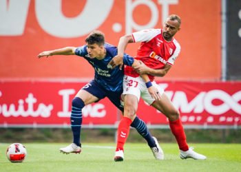 Fransergio SC Braga au duel avec Leonardo Balerdi Olympique de Marseille