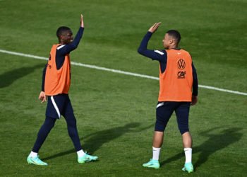 Ousmane Dembélé et Kylian Mbappé à l'entrainement avec l'Equipe de France le 28 mai 2021. Anthony Dibon/Icon Sport