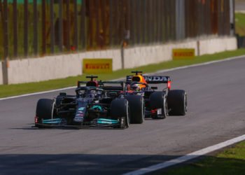 Hamilton et Verstappen au coude à coude lors du GP du Brésil. PictureAlliance / Icon Sport