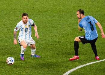 Messi face à l'Uruguay en qualif à la coupe du monde 2022. SUSA / Icon Sport