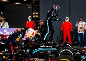Lewis Hamilton et Max Verstappen à l'arrivée du GP d'Arabie Saoudite. Hoch Zwei / Icon Sport