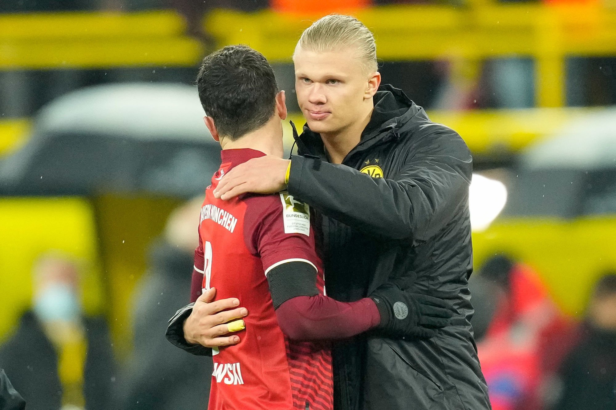 Bayern waha się między zatrzymaniem Lewandowskiego a rekrutacją Hallanda!