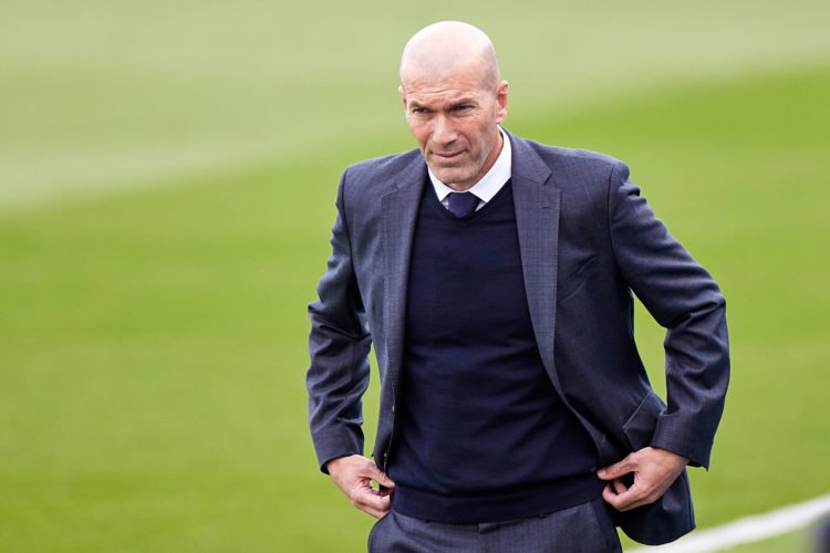Zidane sur le banc du Real Madrid. Pressinphoto / Icon Sport
