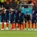 L'équipe de France pendant la séance de tirs aux buts face à la Suisse