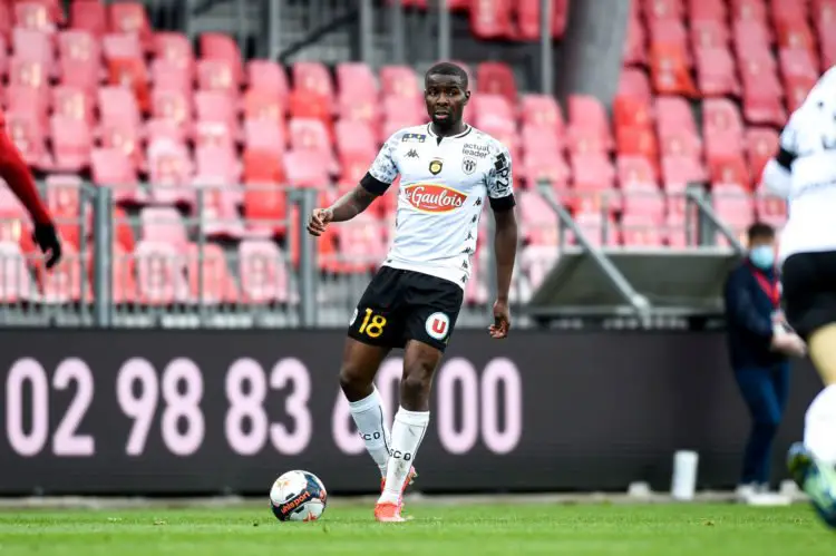 Ibrahim AMADOU avait été prêté à Angers la saison dernière, il rejoint le FC Metz