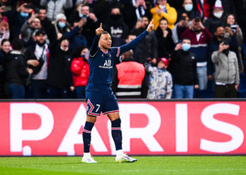 07 Kylian MBAPPE (psg) during the Ligue 1 Uber Eats match between Paris and Saint-Etienne at Parc des Princes on February 26, 2022 in Paris, France. (Photo by Philippe Lecoeur/FEP/Icon Sport) - Photo by Icon sport