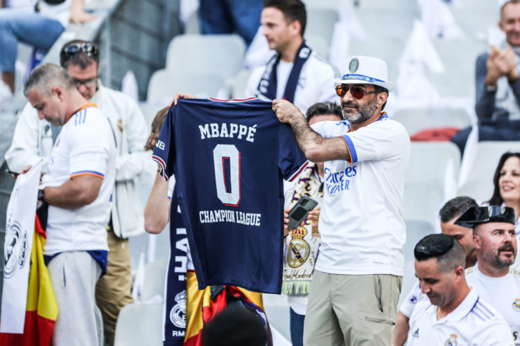 Fan du Real Madrid au Stade de France le 28 mai 2022 à Paris, France. (Photo by Johnny Fidelin/Icon Sport)