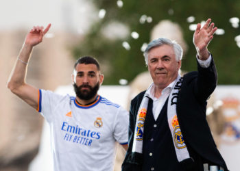 Carlos Ancelotti et Karim Benzema célèbre le titre de la Liga (usual celebration spot). - Photo by Icon sport