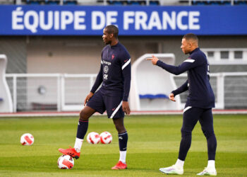 Paul Pogba et Kylian Mbappé. Anthony Bibard/FEP/Icon Sport