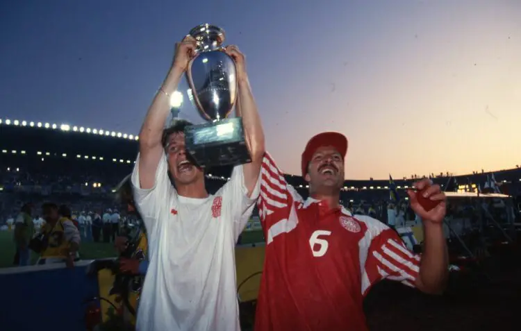 Brian Laudrup / Kim Christofte - 26.06.1992 - Allemagne / Danemark - Finale Euro 1992
Photo