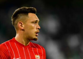 Wolfsbourg,  29.09.2021: Lucas Ocampos (Seville FC)  (Foto von Nico Paetzel/DeFodi Images)

Wolfsburg, Germany, 29.09.2021: Lucas Ocampos (Sevilla FC) looks on during the Group G UEFA Champions League match between VfL Wolfsburg and Sevilla FC at VfL Wolfsburg Arena on September 29, 2021 in Wolfsburg, Germany. (Photo by Nico Paetzel/DeFodi Images) Photo by Icon Sport