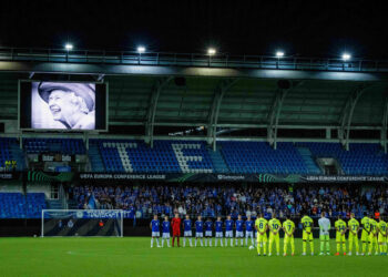 Illustration shows a picture of Queen Elisabeth II on the screen in the stadium during a silence minute ahead of the game between Norwegian Molde SK and Belgian team KAA Gent, Thursday 08 September 2022, in Molde, Norway, the first game (out of six) in the group stage of the UEFA Conference League competition. BELGA PHOTO JASPER JACOBS - Photo by Icon sport