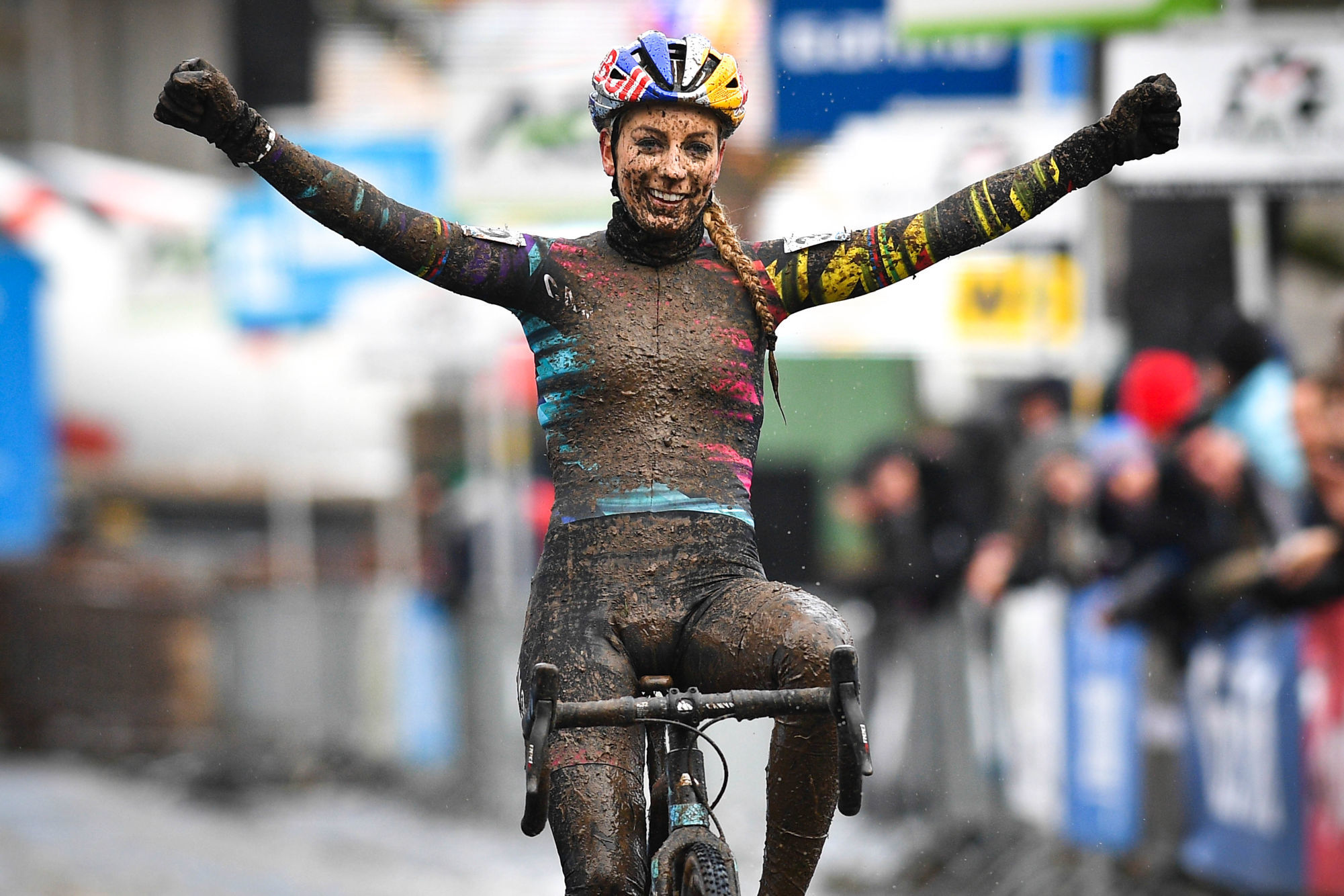 Pauline FerrandPrévot sacrée championne du monde de VTT marathon