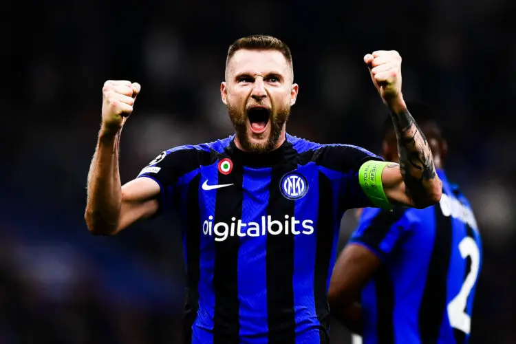 MILAN, ITALY - October 04, 2022: Milan SKRINIAR of FC Internazionale celebrates the victory at the end of the UEFA Champions League football match between FC Internazionale and FC Barcelona. (Photo by Nicolò Campo/Sipa USA) - Photo by Icon sport