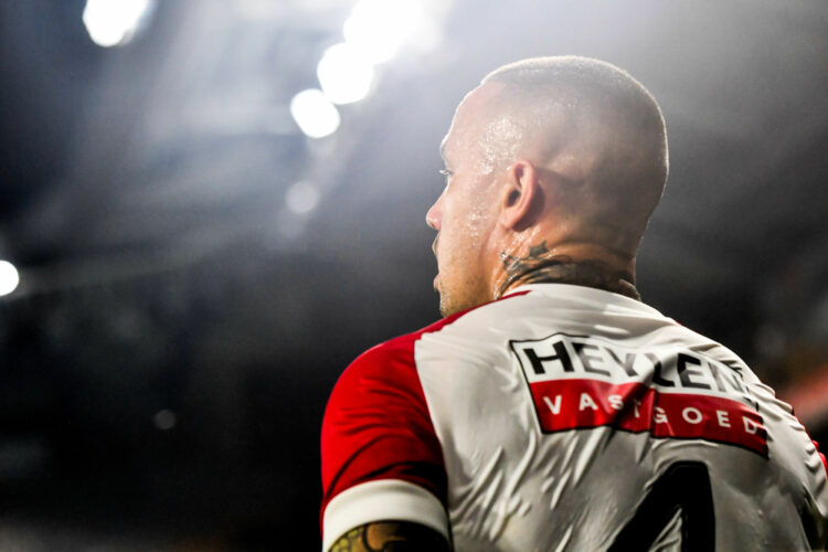 Antwerp's Radja Nainggolan pictured in action during the match between Turkish team Istanbul Basaksehir and Belgian soccer team Royal Antwerp FC, first leg in the play-offs for the UEFA Conference League competition, Thursday 18 August 2022 in Istanbul, Turkey. BELGA PHOTO DIRK WAEM - Photo by Icon sport