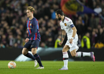 Frenkie de Jong (FC Barcelone) et Bruno Fernandes (Manchester United) Foto: Siu Wu. - Photo by Icon sport