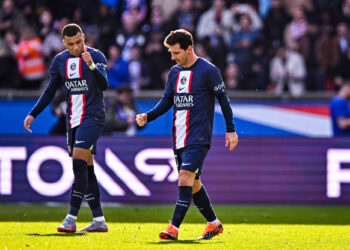 Kylian Mbappé et Lionel Messi (Photo by Baptiste Fernandez/Icon Sport)