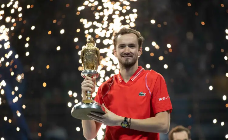 DOHA, QATAR - FEBRUARY 25: Daniil Medvedev of Russia celebrates on the podium with his trophy after winning his final match against Andy Murray of Great Britain in day six of Qatar ExxonMobil Open at Khalifa International Tennis and Squash Complex on February 25, 2023 in Doha, Qatar. (Photo by Tnani Badreddine/DeFodi Images) - Photo by Icon sport