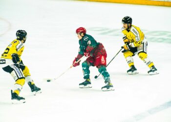 VERSICH Christiano of Cergy during the Magnus League match between les jokers of Cergy and les dragons of Rouen on 15th November, 2022 at Aren’Ice in Cergy, France. (Photo by Guillaume Talbot/Icon Sport)