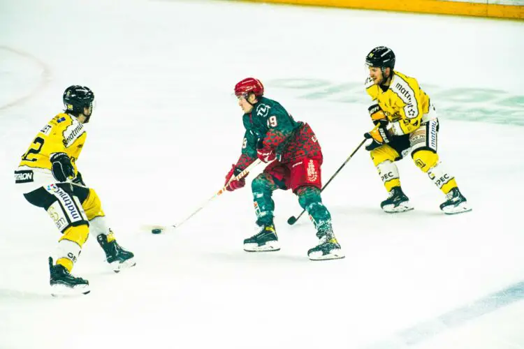VERSICH Christiano of Cergy during the Magnus League match between les jokers of Cergy and les dragons of Rouen on 15th November, 2022 at Aren’Ice in Cergy, France. (Photo by Guillaume Talbot/Icon Sport)