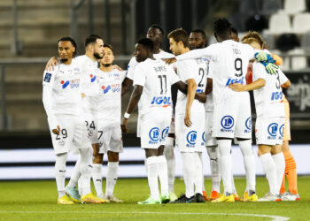 29 Iron GOMIS (asc) - 11 Boureima-Hassane BANDE (asc) during the Ligue 2 BKT match between Amiens and Grenoble at Stade de la Licorne on September 2, 2022 in Amiens, France. (Photo by Loic Baratoux/FEP/Icon Sport) - Photo by Icon sport