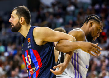 26th January 2023;  Wizink Center; Madrid; Spain; Turkish Airlines Euroleague Basketball;  Real Madrid vs FC Barcelona; Mirotic (Barça) and Yabusele (Madrid) 
Photo by Agencia LOF / Icon Sport