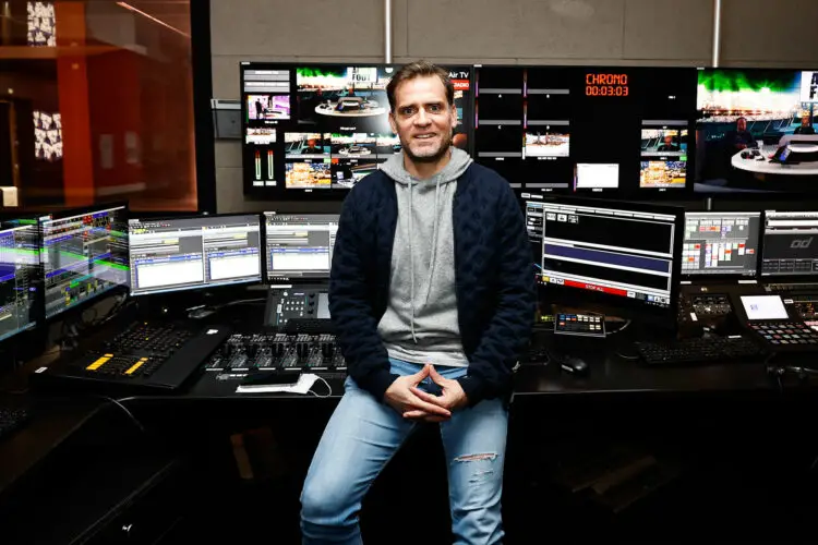 Jérôme Rothen (RMC) / Photo Icon Sports

Former PSG and Monaco player Jérôme Rothen poses in the RMC studios. 

Photo by Icon Sport