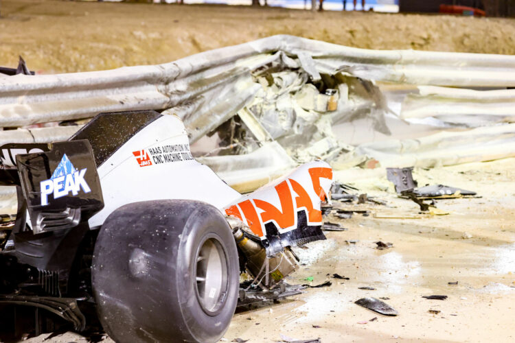 Motorsports: FIA Formula One World Championship 2020, Grand Prix of Bahrain, 
Debris following the crash of #8 Romain Grosjean (FRA, Haas F1 Team) *** Local Caption *** +++ www.hoch-zwei.net +++ copyright: HOCH ZWEI +++ 
By Icon Sport
